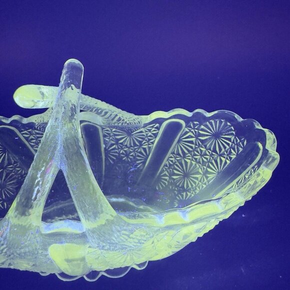 Fenton Glass Clear Daisy Button Basket Split Twig Handle Manganese 365nm Glow UV - Picture 13 of 15